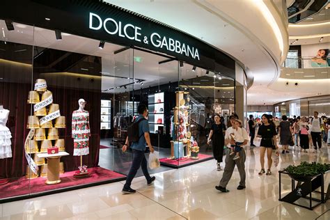 dolce gabbana pub chinoise|Three years after ad controversy, D&G is still struggling to win .